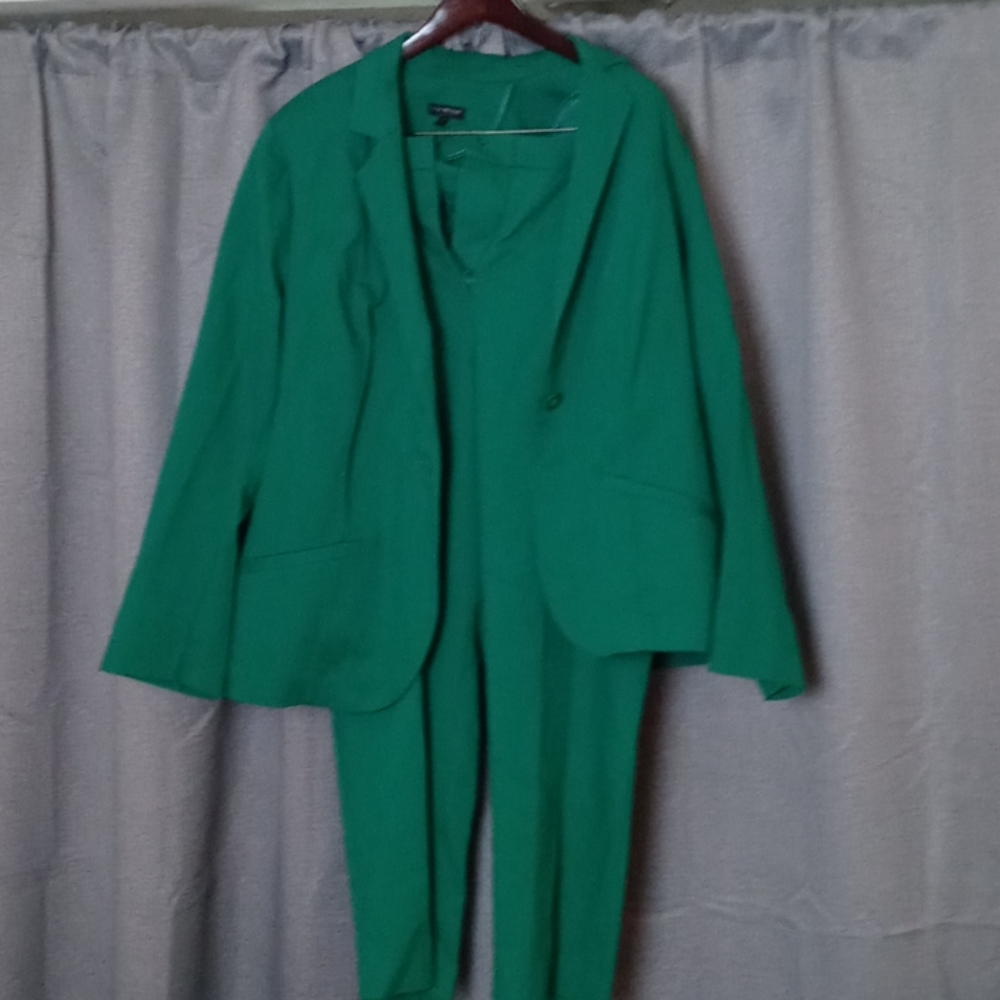 Kelly Green pantsuit